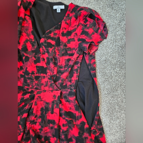 Halston sm crepe structured flowy flutter sleeve dress - Picture 16 of 17